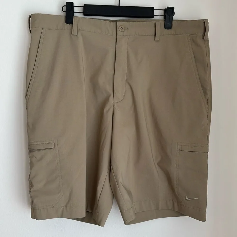 Nike Men’s golf shorts dry-fit cargo tan beige performance quick dry size 36 EUC